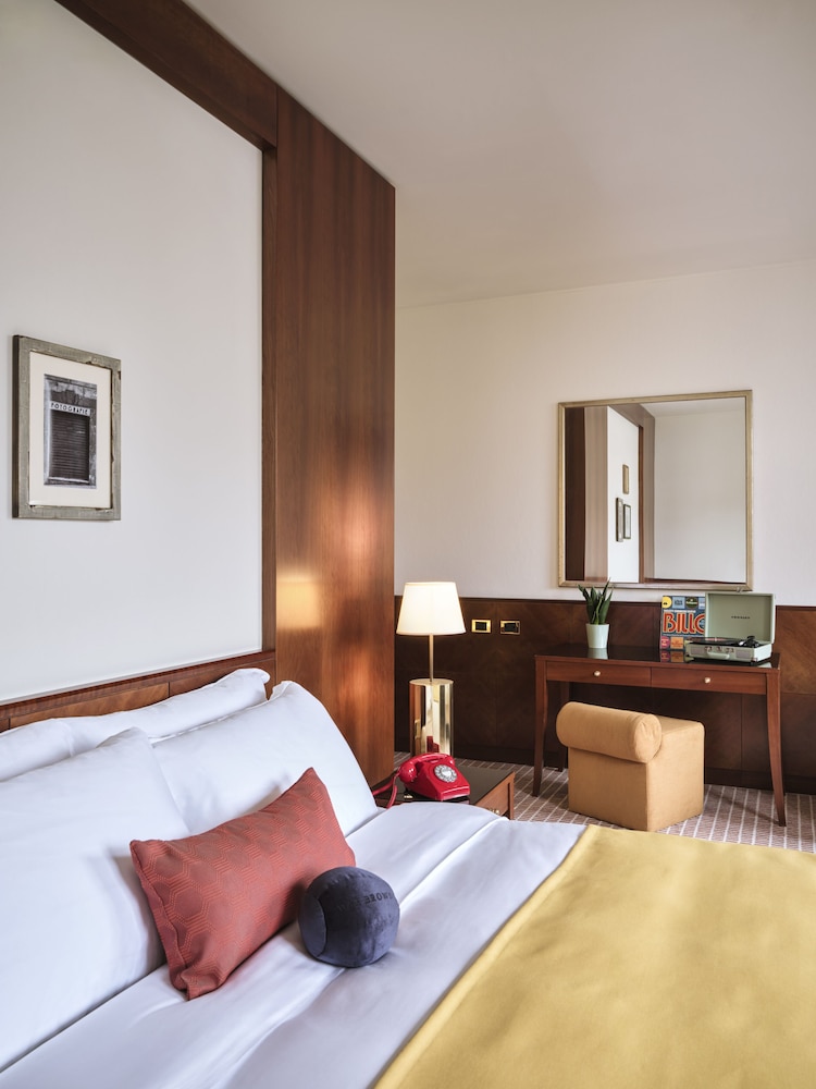 Premium Room, 1 King Bed