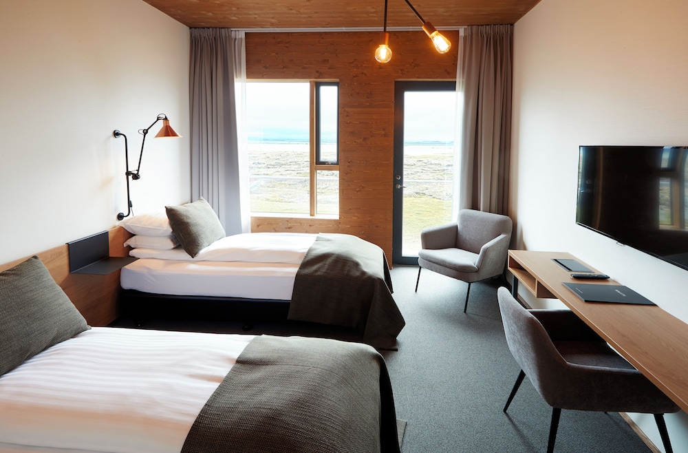 Standard Triple Room, Lake View (Extrabed)