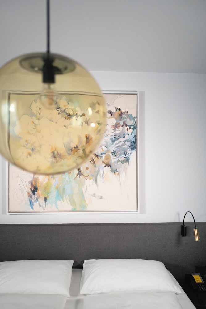 Double Room (Medium)