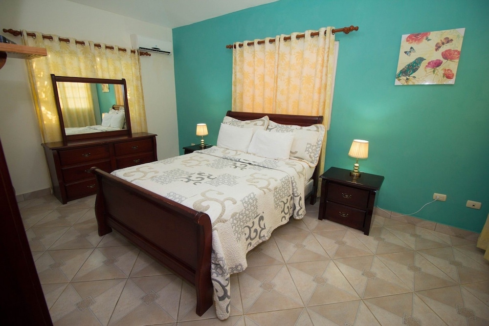 Villa (6 Bedrooms)