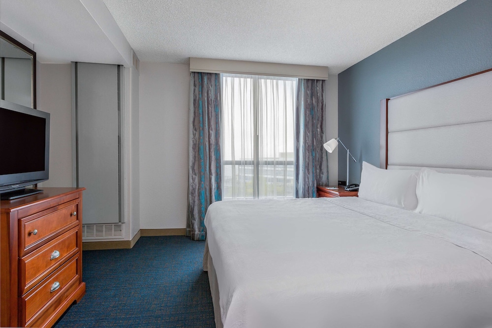 Suite, 1 Bedroom, Bay View (1 King Bed with Sofa Bed) - Photo 5