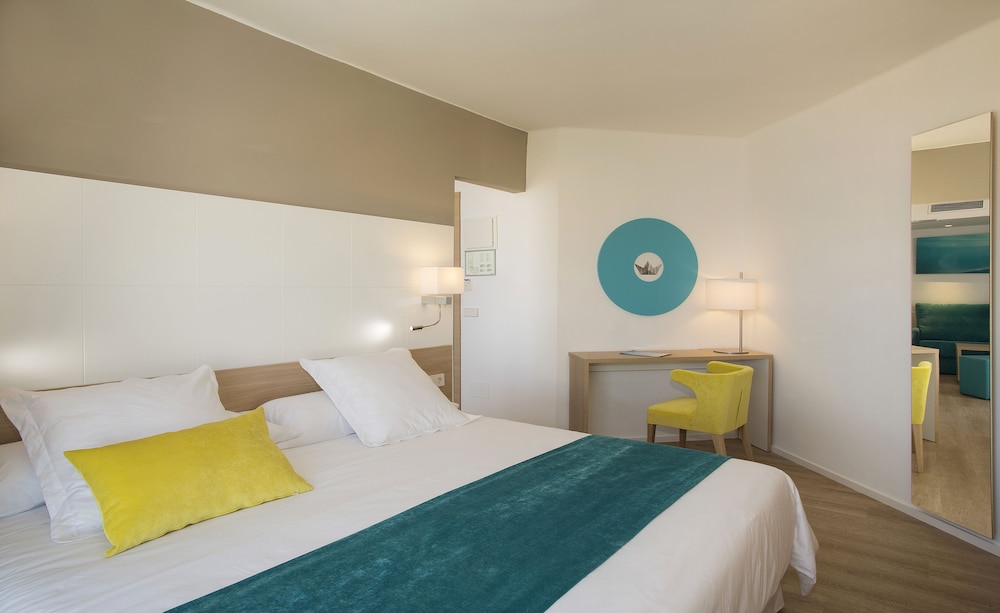 Standard Double Room, Balcony - Photo 3