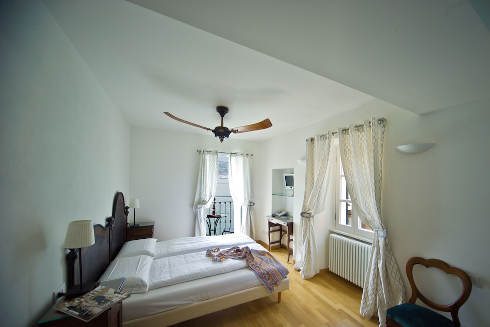 Chambre Double ou avec lits jumeaux, vue lac, dans les dépendances