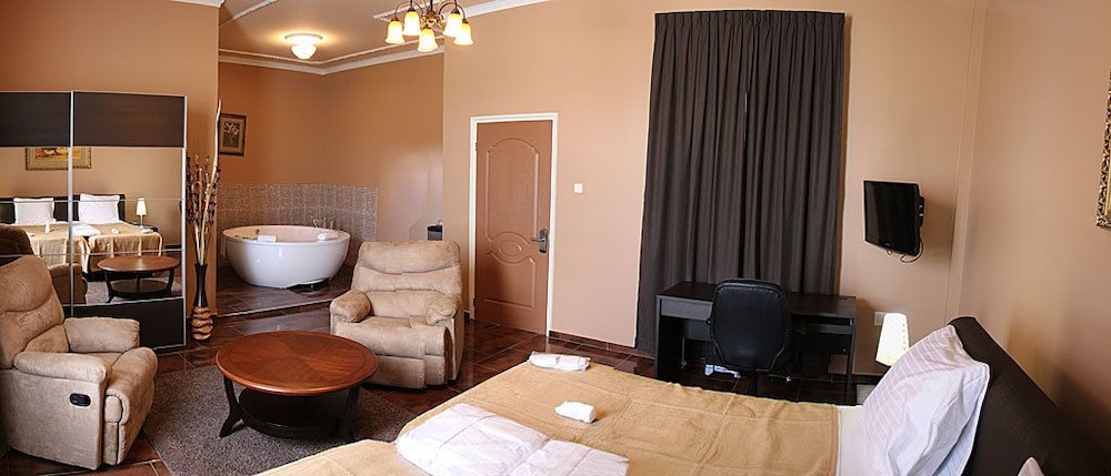 Junior Suite, 1 King Bed photo 2