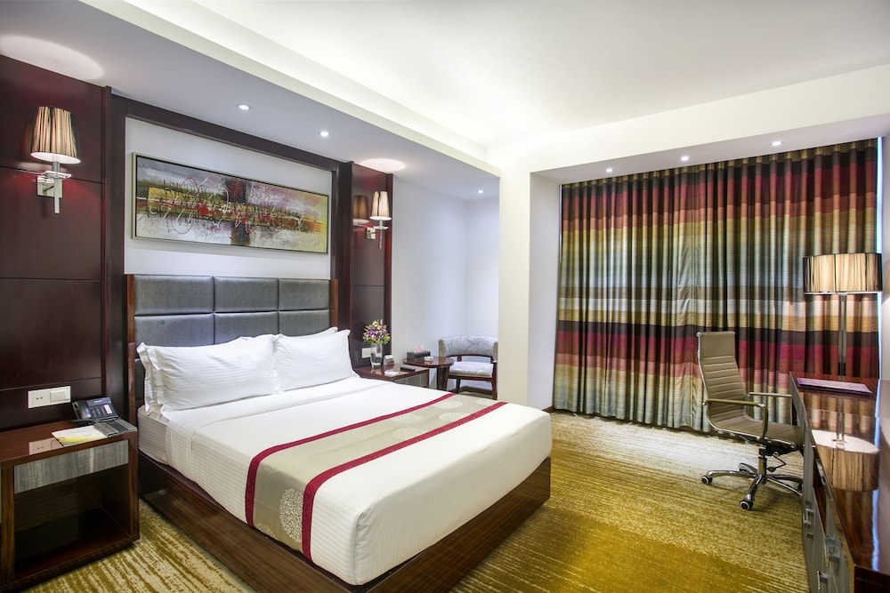 Premium Room, 1 King Bed, Accessible