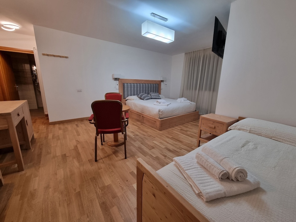 Basic Triple Room