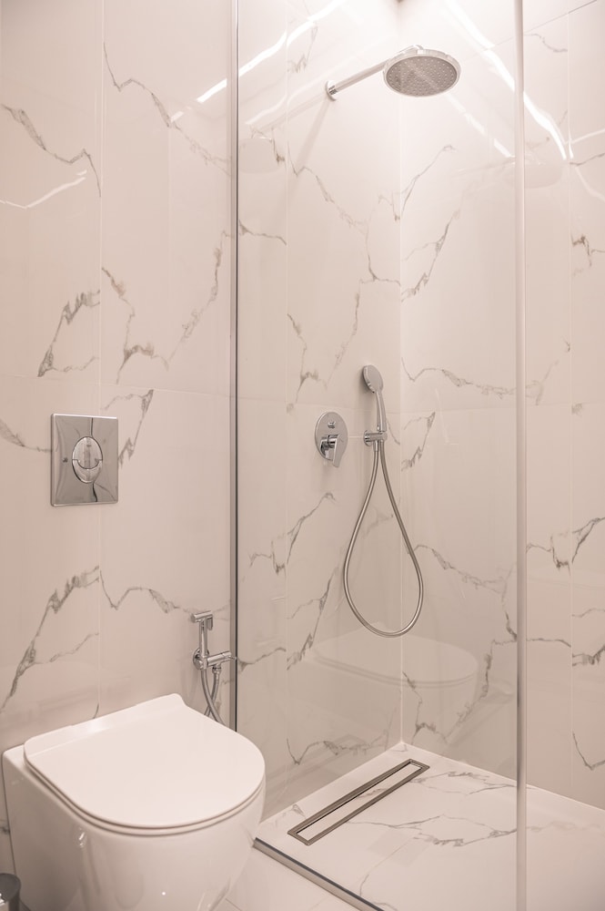 Luxury Apartment - Photo 26