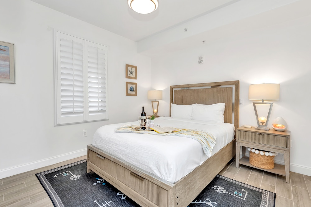 Family apartment unit 1-404 (13415 Blue Heron Beach Drive,Orlando)