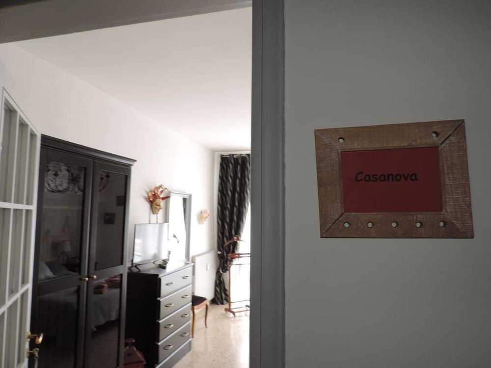 Comfort Double Room, Shared Bathroom photo 3
