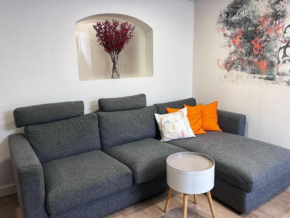 Apartment photo 1