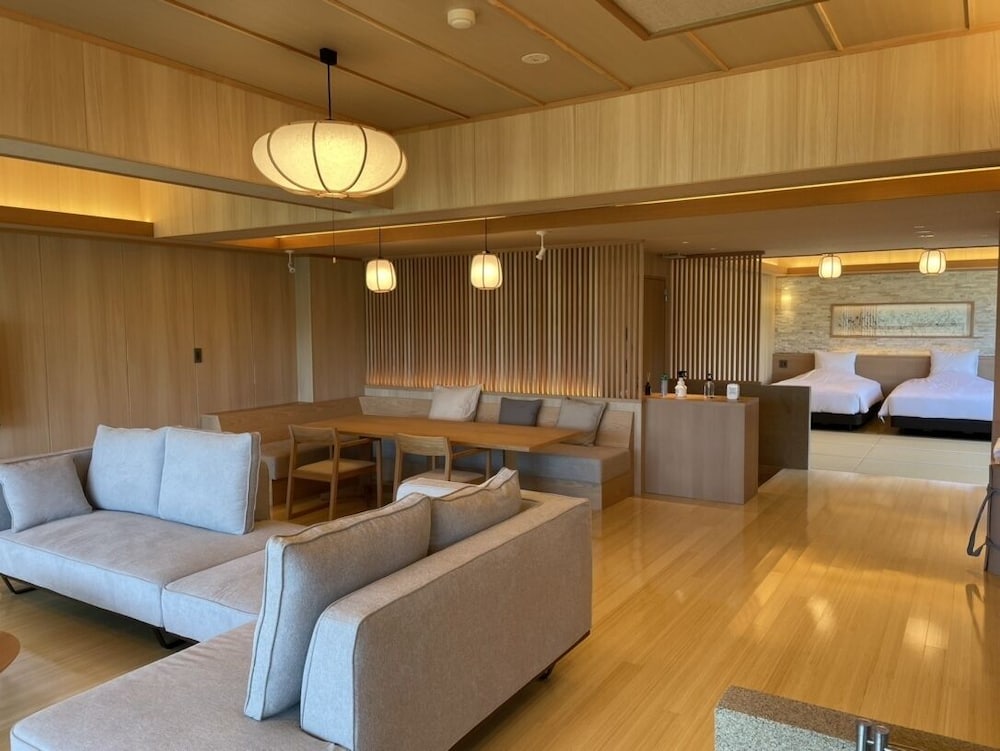 Premier Suite, Non Smoking, Mountain View