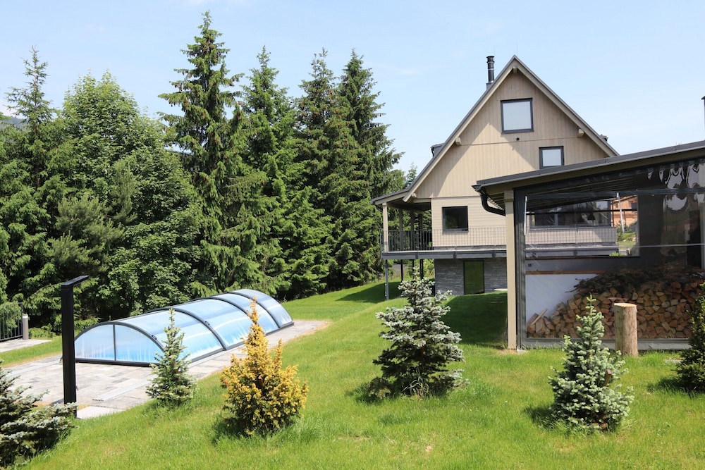 Villa photo 3