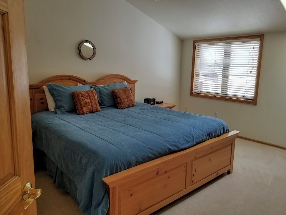 Condo, Multiple Beds, Fireplace, Mountain View (C07) photo 3