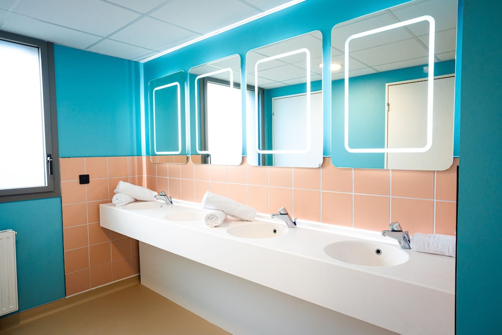 Comfort Room, Multiple Beds, Non Smoking, Shared Bathroom (mixte 6) photo 3