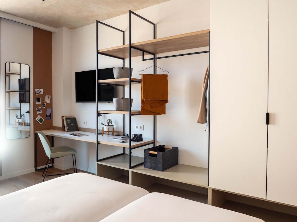 Comfort Twin Room - Photo 9