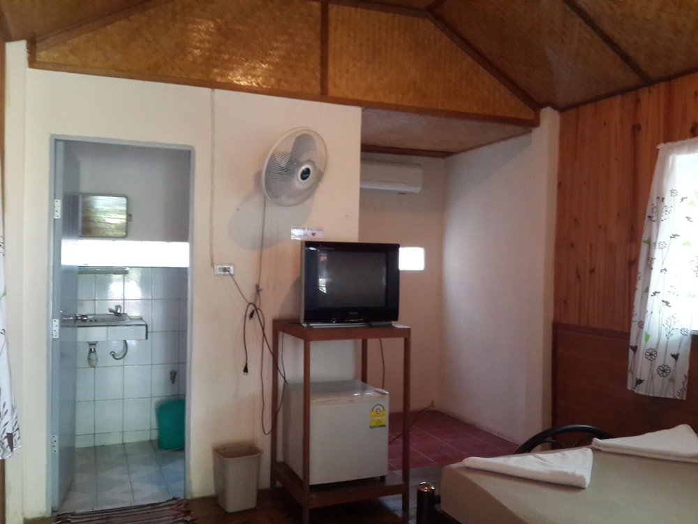 Superior Twin Room (Fan) photo 3