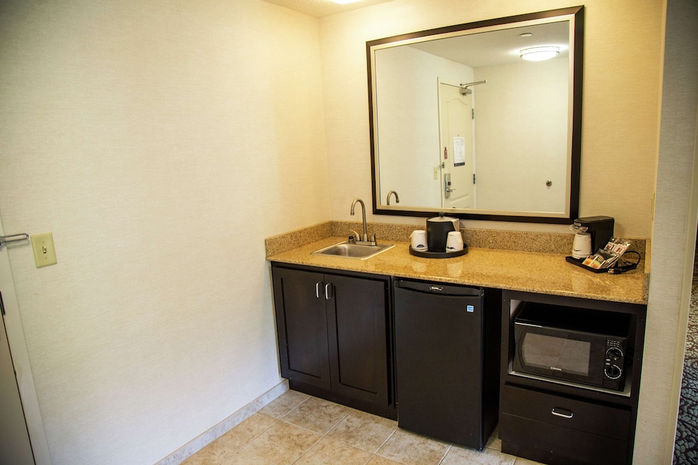 Suite, 2 Queen Beds, Non Smoking - Photo 4