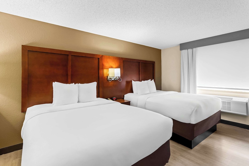 Suite, Multiple Beds - Photo 1