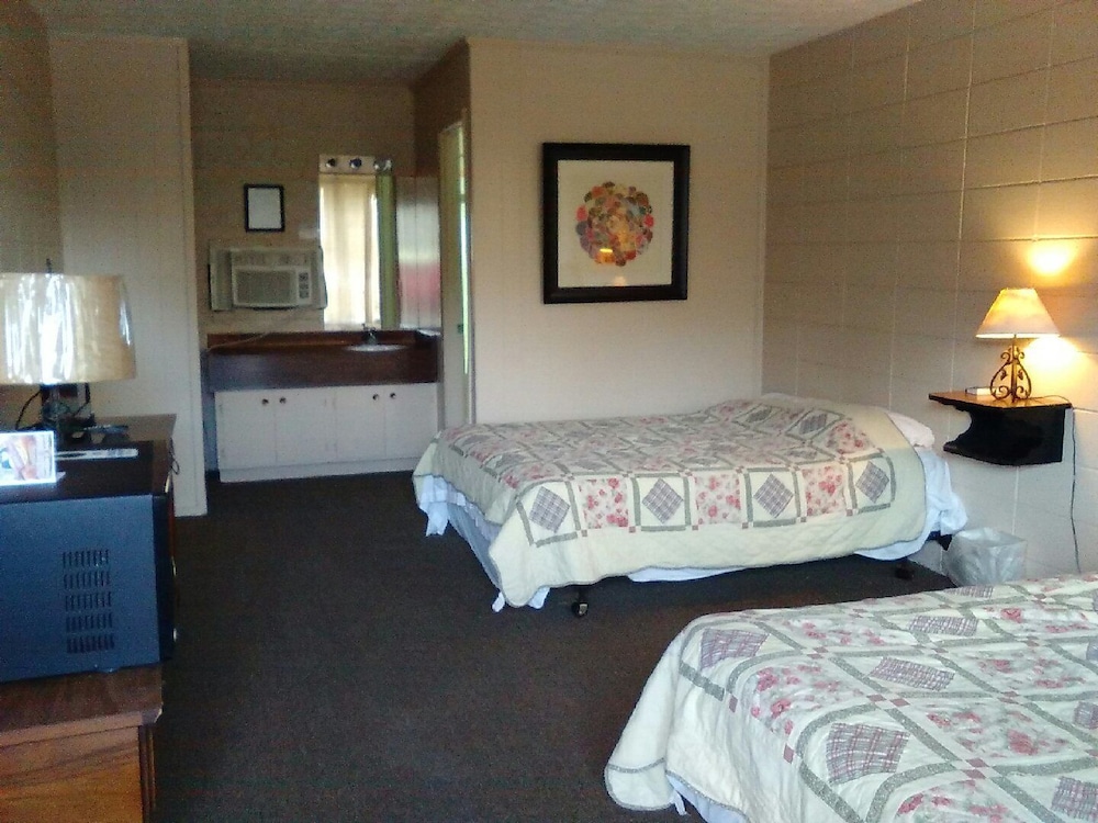 Traditional Double Room, 2 Double Beds, Non Smoking photo 3