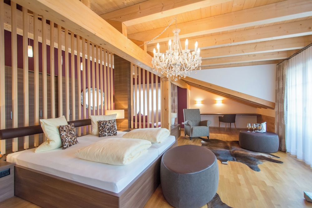 Deluxe Suite, Balcony, Mountain View