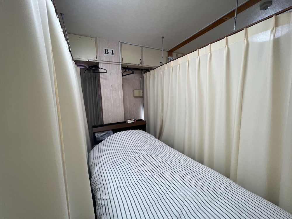 Shared Dormitory, Women only photo 2