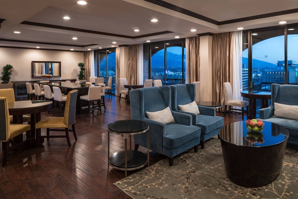 Club Room, 1 King Bed