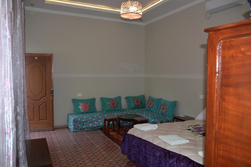 Deluxe Room - Photo 11