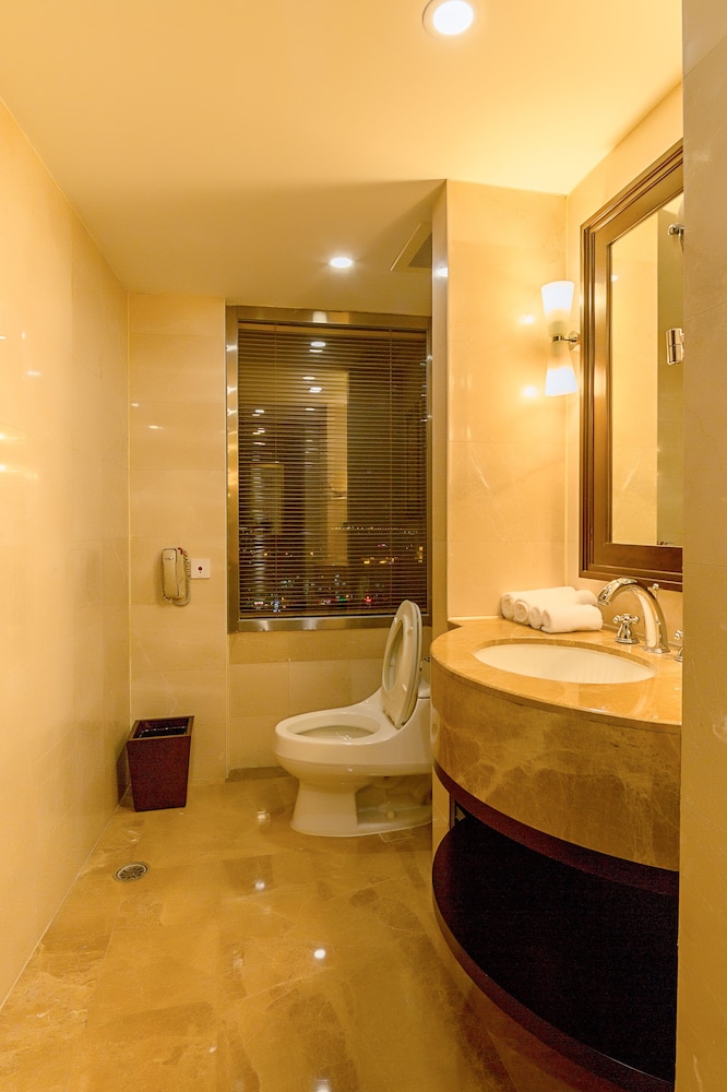 Junior Suite, 1 Bedroom - Photo 5