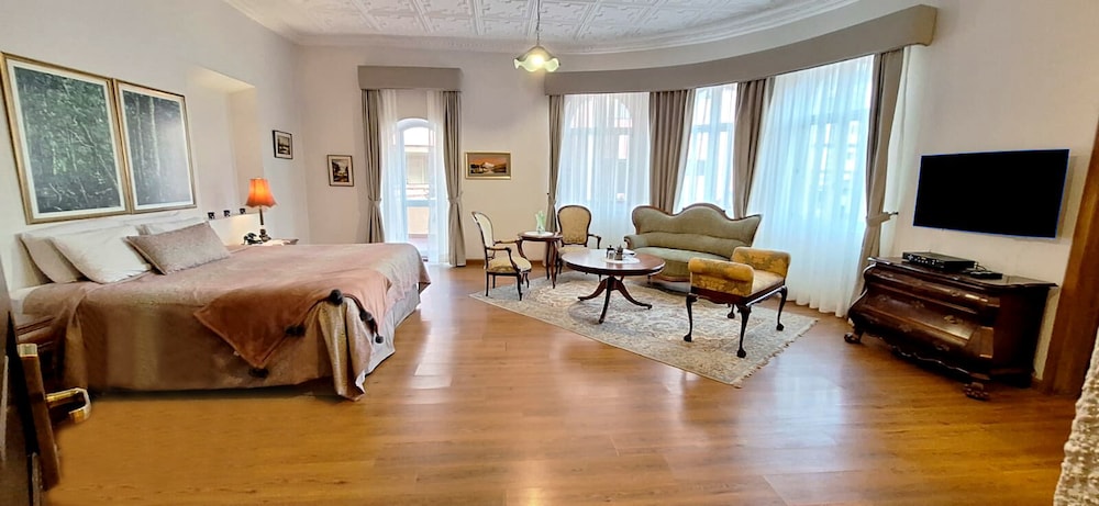 Standard Studio Suite photo 3