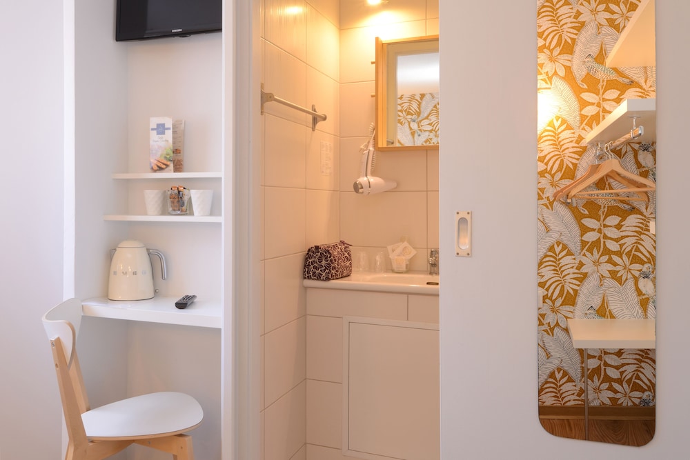 Renovated Double Room thumbnail 5
