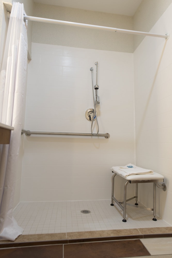 Standard Room, 2 Queen Beds, Accessible (Mobility, Transfer Shower) - Photo 2