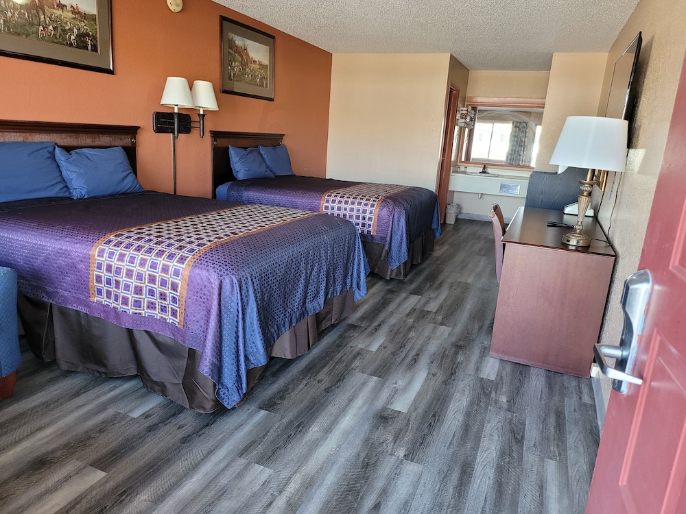 Standard Room, 2 Queen Beds, Refrigerator & Microwave photo 1