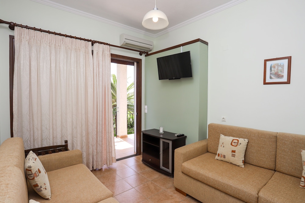 Apartment, 1 Bedroom, Partial Sea View photo 3
