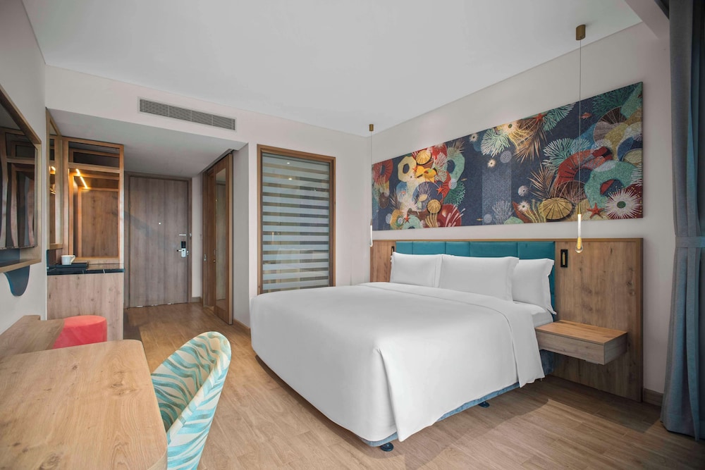 Suite, 1 Bedroom - Photo 5
