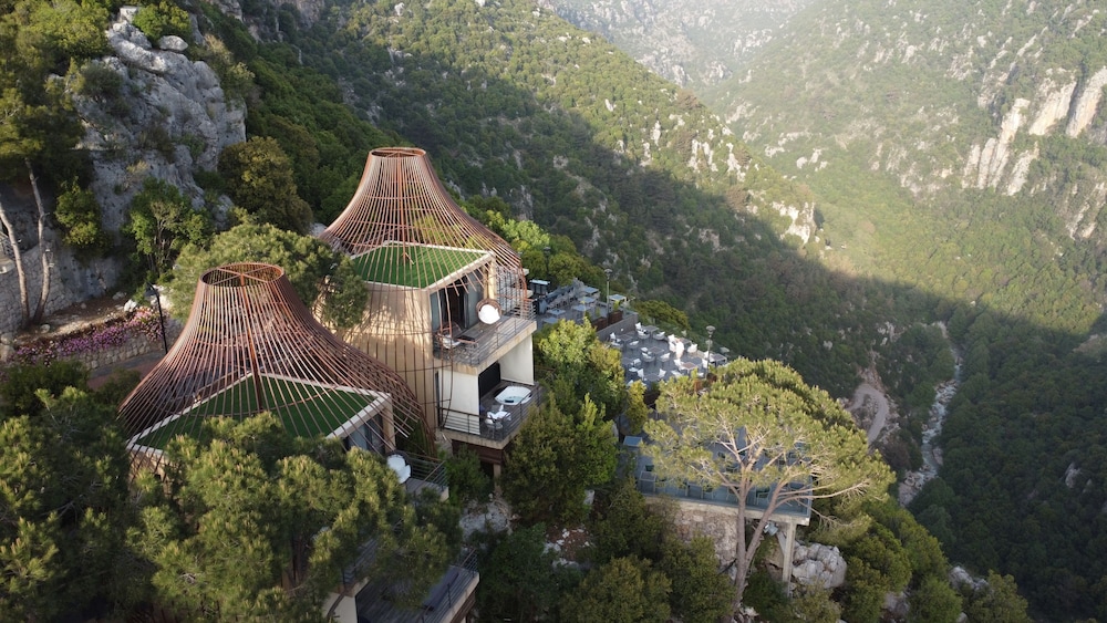Deluxe Bungalow, Balcony, Mountain View