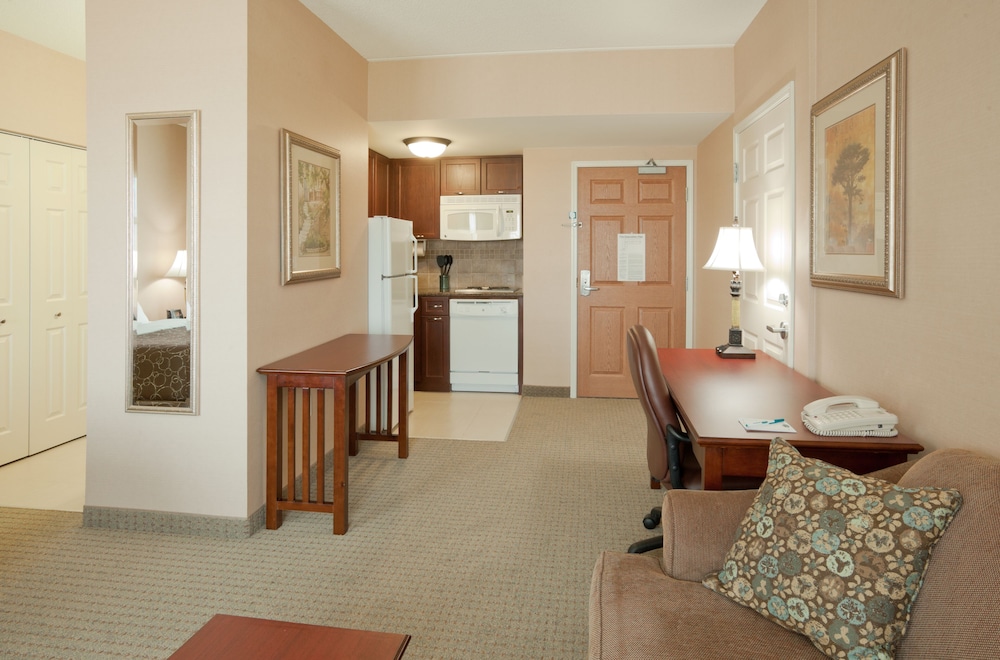 Studio Suite, 1 Queen Bed, Kitchen - Photo 1