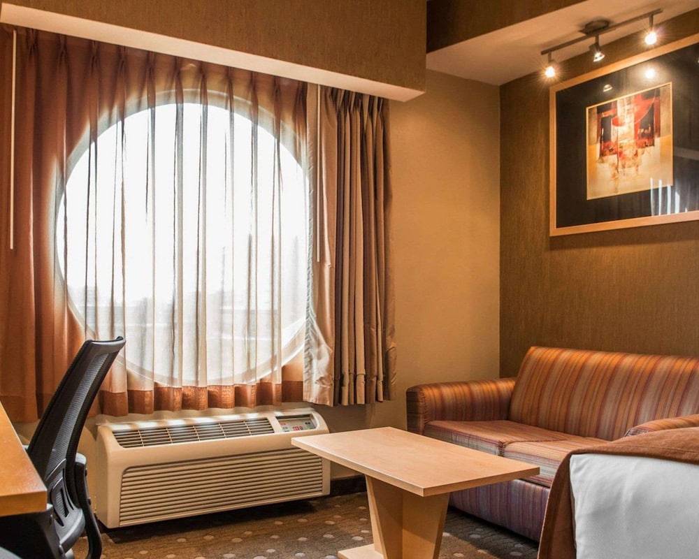 Suite, Multiple Beds, Non Smoking
