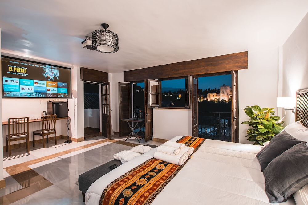 Suite Junior, Balcón (vista a la Alhambra y Cine)