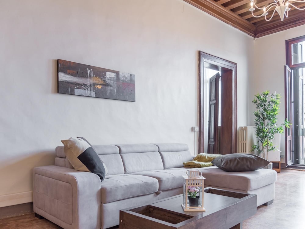 Apartment photo 1