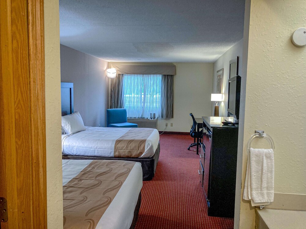 Deluxe Room, 2 Queen Beds, Non Smoking, Refrigerator & Microwave - Photo 2
