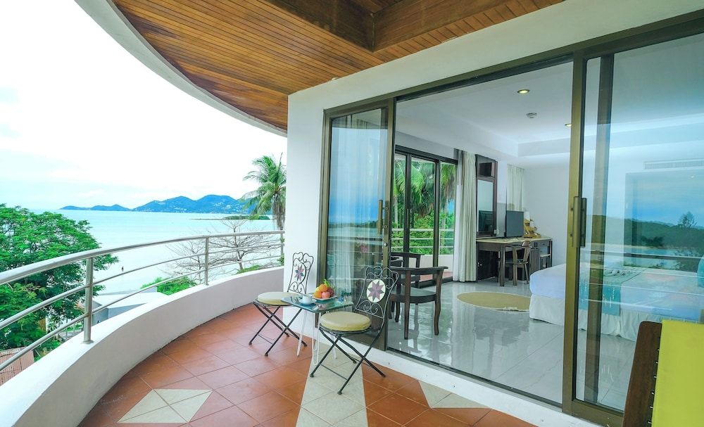 Deluxe Seaview - Photo 15