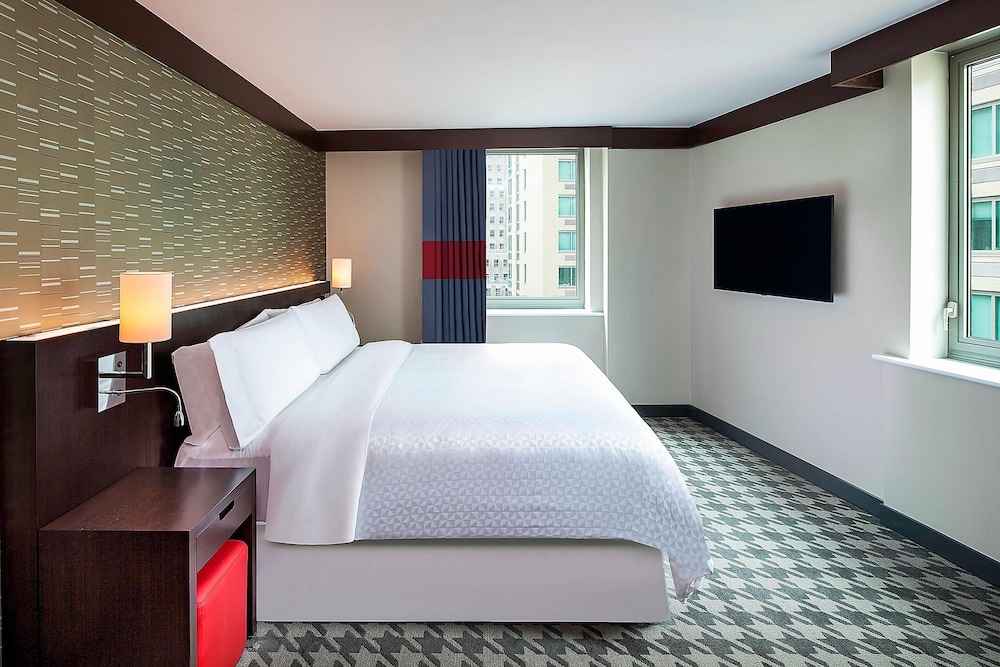 Room, 1 King Bed, Corner