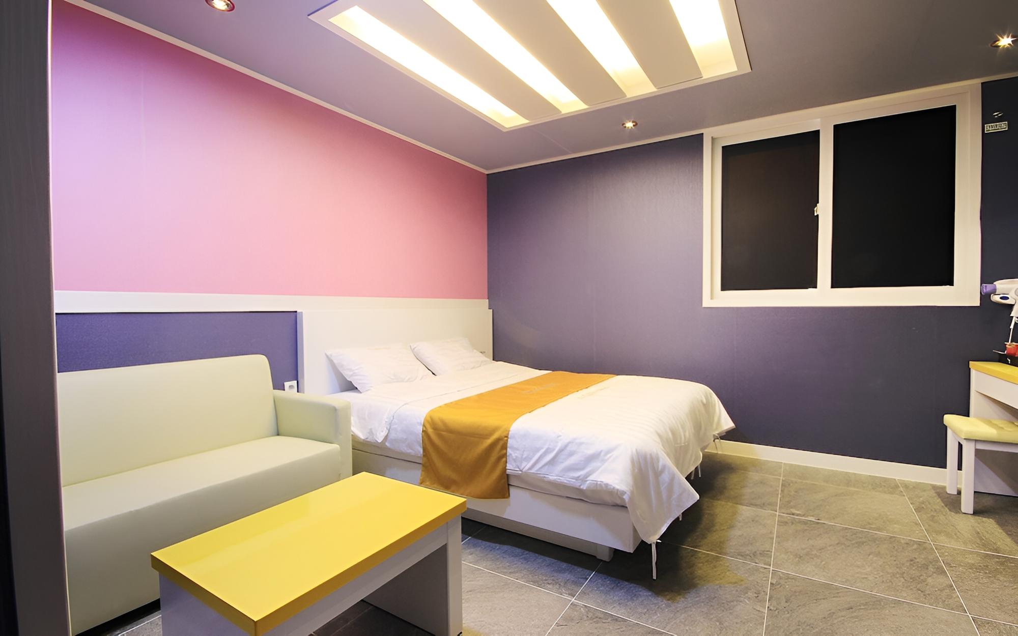 Room (1 vehicle per room (standard room))