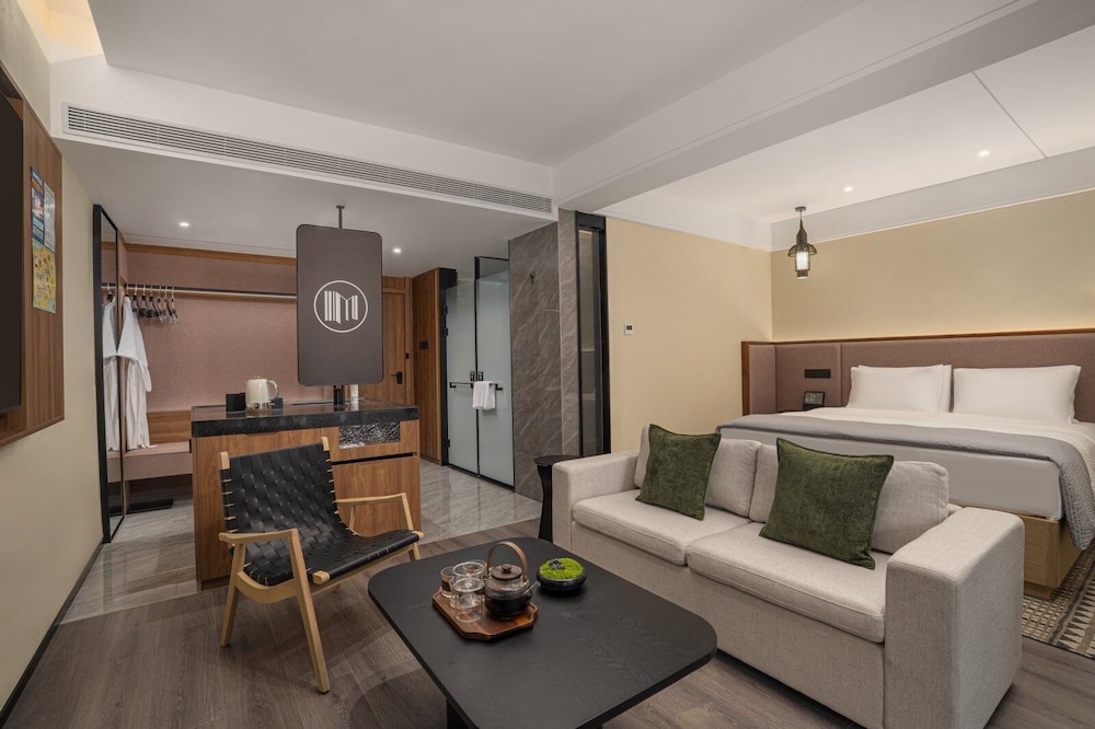 Basic Single Room, Balcony, Hill View