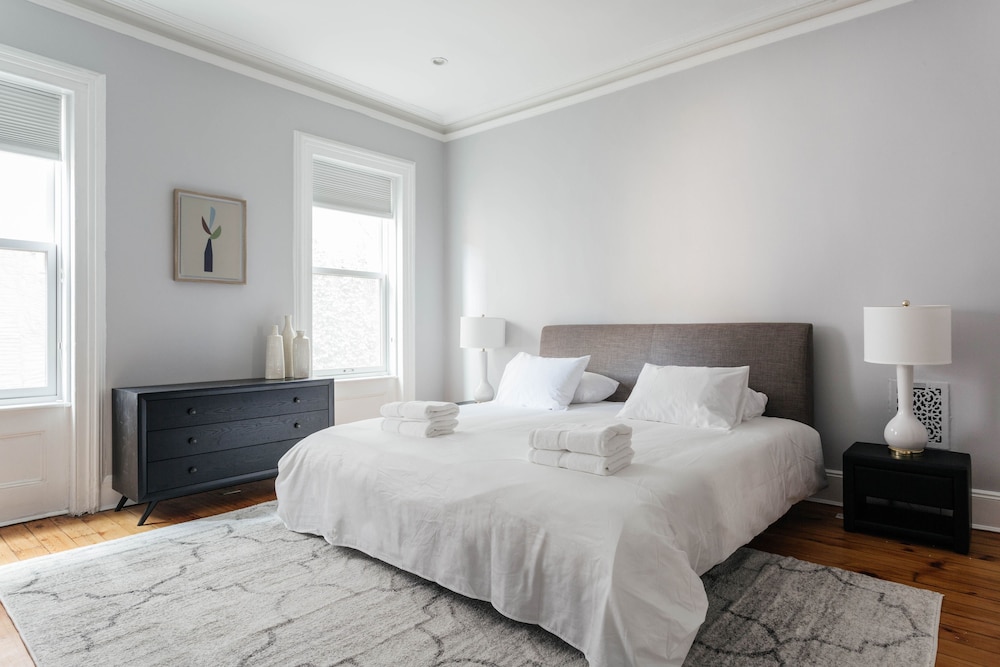 Luxury Townhome, Multiple Beds photo 1