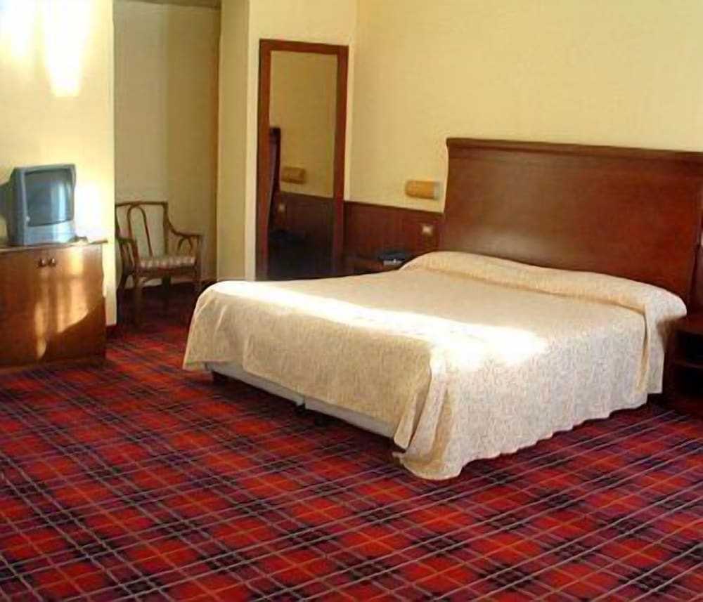 Standard Double Room Single Use photo 3