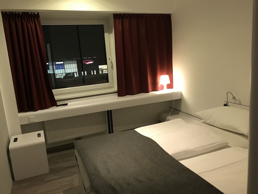 Standard Double Room Single Use photo 3