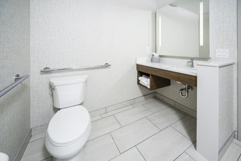 Suite, 2 Queen Beds, Accessible (Communications, Accessible Tub) - Photo 7
