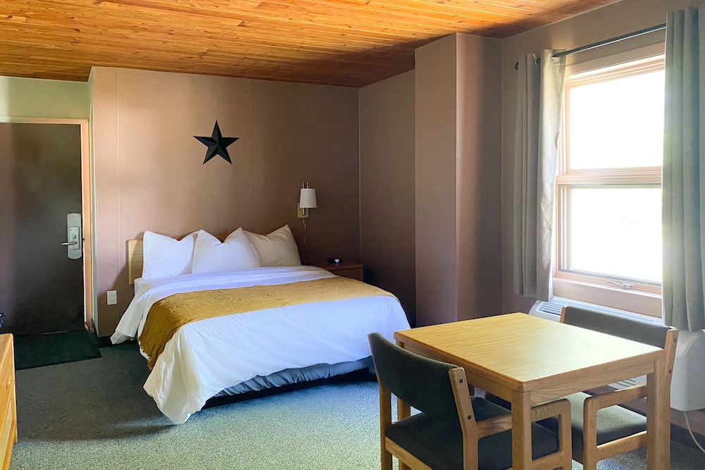Standard Room, 1 Queen Bed, Non Smoking