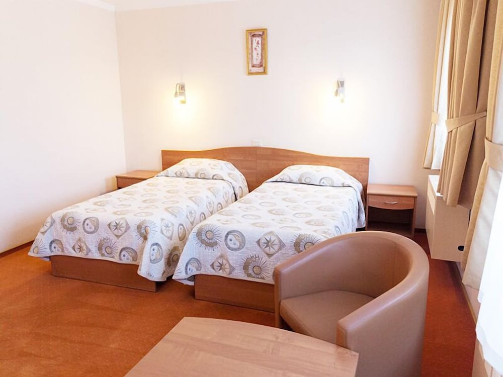 Superior Twin Room photo 2